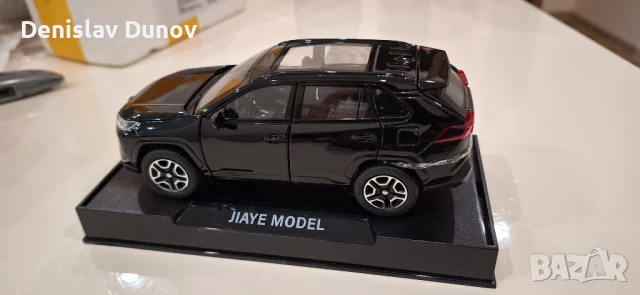 Toyota RAV4 1:32 с отваряеми врати, капак, светещи фарове и стопове, снимка 10 - Коли, камиони, мотори, писти - 51210868