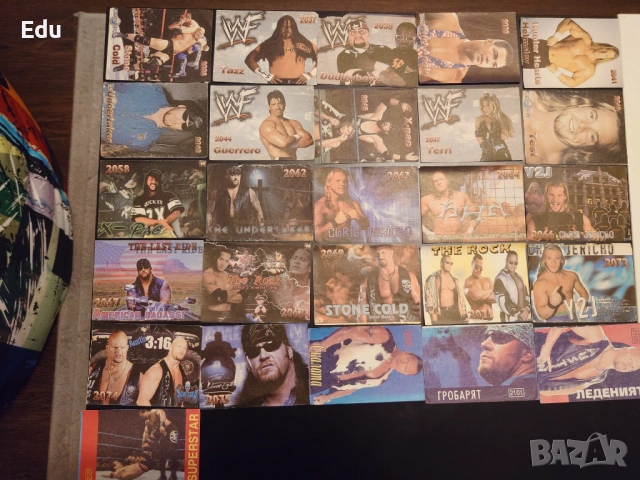 Продавам и разменям листчета с кечисти от WWF WWE