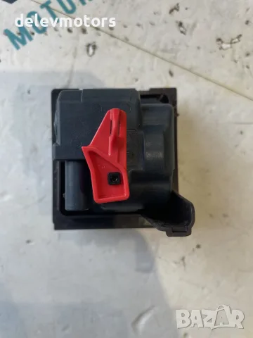 A0008202303 механизъм за отваряне на капачката на резервоара от Mercedes CLA 180 Sport