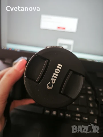 Canon EOS 250D с обектив Canon EF-S 18-55mm f/3.5-5.6 IS фотоапарат, снимка 1