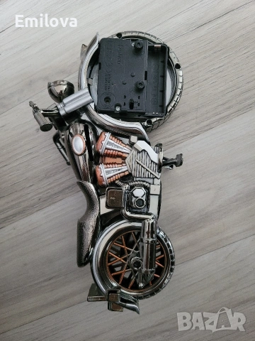 Сувенир мотор часовник, снимка 3 - Мъжки - 53314605