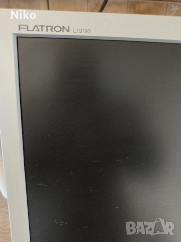 Монитор LG Flatron L1919S, снимка 4 - Монитори - 52718235
