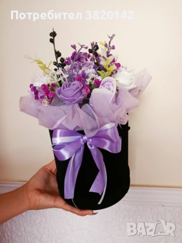 Подаръчна кутия с ароматни сапунени цветя , снимка 1