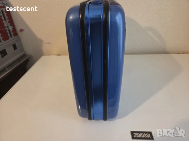 WWE Money In The Bank Briefcase куфар Blue син перфектен колекционерски Договорът в куфарче , снимка 4 - Фен артикули - 48671977