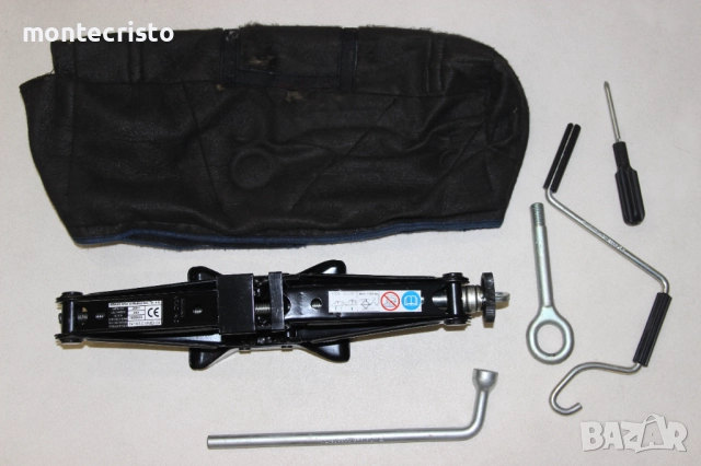 Авариен комплект крик Fiat Doblo 4X4 (2005-2010г.) ключ за гуми кука за теглене