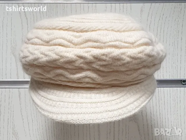 Нова зимна дамска шапка с козирка Ангора в бежов цвят, снимка 3 - Шапки - 48194811