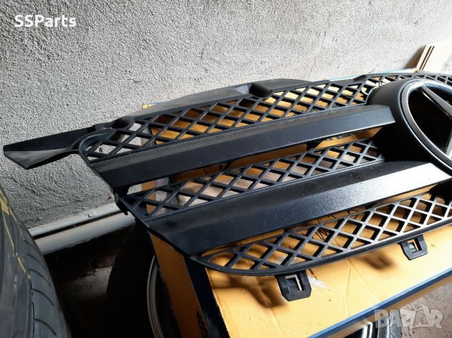 Mercedes Sprinter 2500/3500 - радияторна решетка с емблема, снимка 2 - Части - 29147908