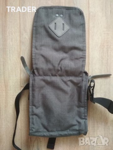 Чанта за кръст малка раничка паласка банан Quicksilver чанта за през рамо, снимка 7 - Спортна екипировка - 33735370