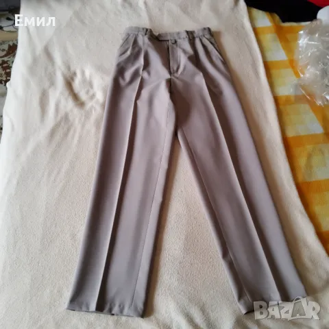 Продавам нови и носени дамски панталони,блузи,пролетно палто, снимка 13 - Панталони - 40559933