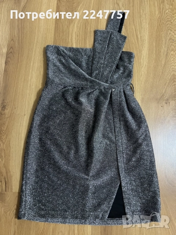 Оригинална рокля Guess размер М, снимка 2 - Рокли - 55897698