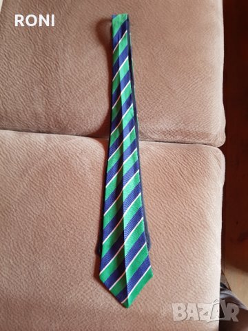 Ученическа вратовръзка