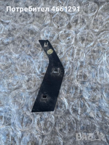 Държач десен централната решетка на Ауди Audi A7 само за 20лв. 4G8807750