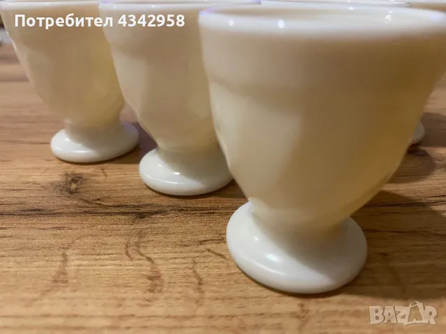 Vintage 1970s .Set of 5 Arcopal Egg Cups.France, снимка 2 - Други ценни предмети - 49169175