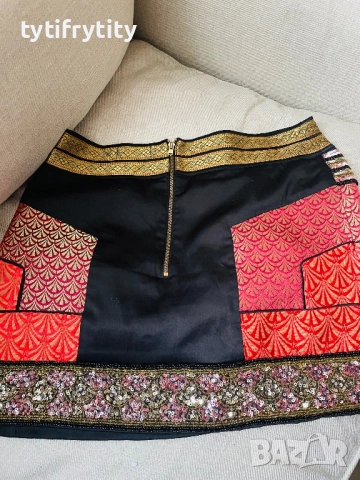 Къса пола с паети S, снимка 2 - Поли - 52889863