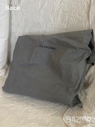 BALENCIAGA чанта естествена кожа, снимка 3 - Чанти - 51633619