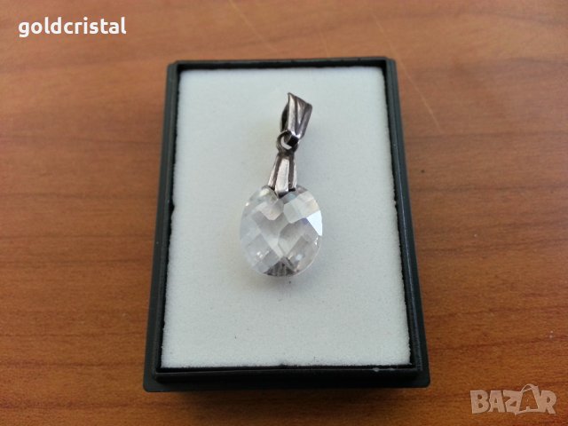 Сребърна висулка медальон с циркон 