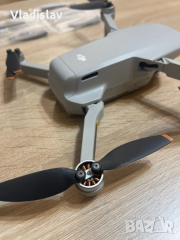 Dji 2 Mini -  като нов, снимка 4 - Дронове и аксесоари - 53909835