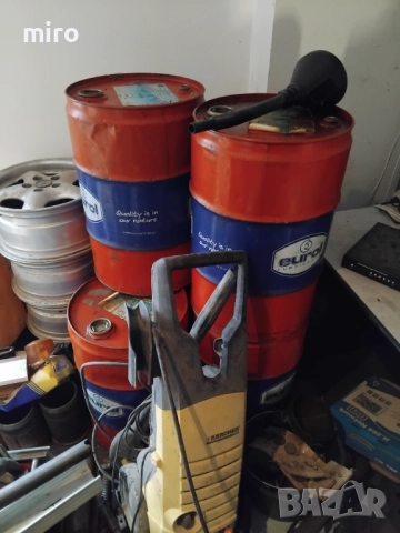Метални бидони,казани, варели за масло или гориво!