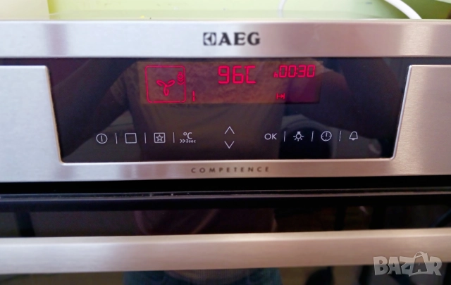 Фурна за вграждане с пара  AEG, снимка 5 - Печки, фурни - 51451818