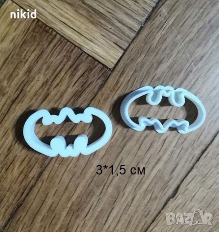 Батман малък пластмасов резец форма фондан тесто бисквитки, снимка 1 - Форми - 30635133