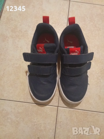 Продавам много запазени детски маратонки Puma