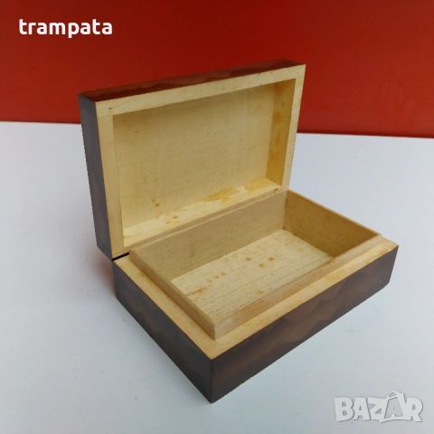 НАЙ ДОБРАТА ОФЕРТА Стара немаска дървена кутия за цигари и др. с релефна декорация , снимка 5 - Антикварни и старинни предмети - 53945526