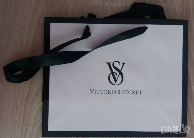 Торбички Victoria Secret и Dior, снимка 3 - Чанти - 47883534