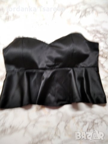 Бюстие и тюлена пола 