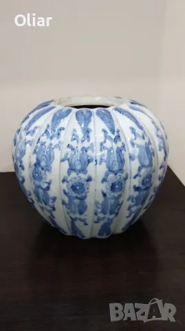 Много красива, голяма ваза / гърне с форма на диня.