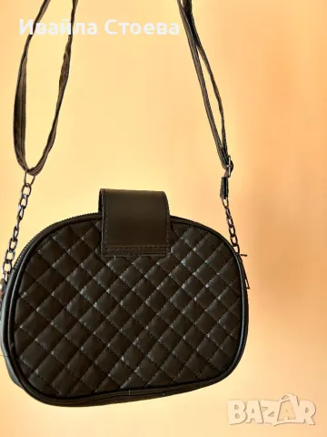 Дамска черна чанта, снимка 2 - Чанти - 48878345