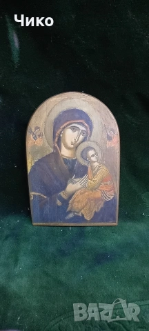 Стара дървена рисувана икона