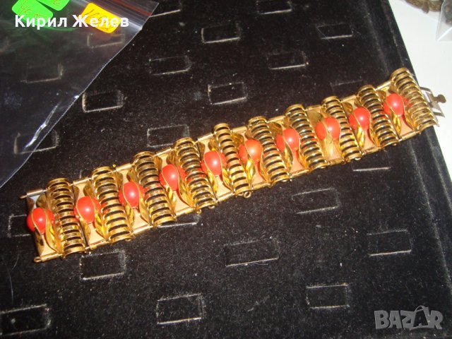 ПОЗЛАТЕНА РЕТРО АРТ ВИНТИДЖ БРОНЗОВА ГРИВНА ЕФЕКТНА с ЧЕРВЕНИ КАМЪНИ 16902, снимка 10 - Антикварни и старинни предмети - 30691405