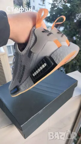Маратонки Adidas NMD R1 Spectoo NASA Halo Silver, снимка 3 - Маратонки - 48741644