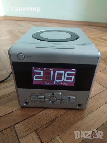 Немско стерео радио часовник със CD плейър TERRIS CDR 244