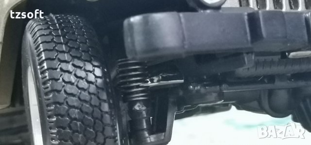 Jeep Wrangler SAHARA Burago 1:18 HQ, снимка 9 - Колекции - 33866036