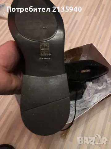 Обувки guess, снимка 2 - Дамски ежедневни обувки - 48545833