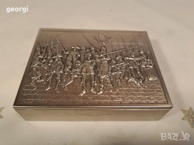 дървена кутия с метален обков 25/4