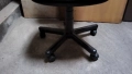 Офис стол с пластмасови колела, снимка 4
