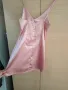 продавам сатенена рокля, снимка 2