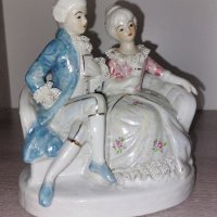 Двойка дама и кавалер във викториански стил. Оцветени в син и розов цвят. Отлично състояние., снимка 1 - Колекции - 42561001