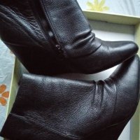 Елегантни боти, снимка 2 - Дамски обувки на ток - 40303810