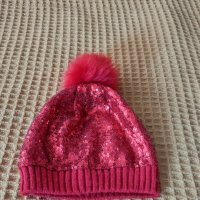 Коледна шапка с пайети H&M с подарък клинче, снимка 2 - Шапки, шалове и ръкавици - 38568655