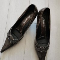 Остри обувки , снимка 2 - Дамски обувки на ток - 30793324