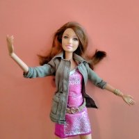 Колекционерска кукла Teresa Barbie Style Тереза Барби CFM78, снимка 1 - Колекции - 40619590