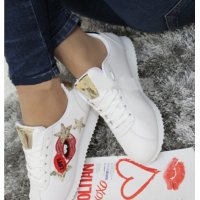Бели спортни обувки с апликация с пайети , снимка 1 - Маратонки - 37338957
