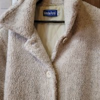 Бежево пухено палтенце oversized , снимка 3 - Палта, манта - 39603447