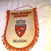 Футболно флагче Роял Екселсиор Мускрон Белгия, снимка 1 - Футбол - 31003709