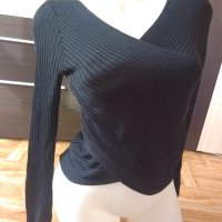 Черна блуза интересен модел, снимка 1 - Блузи с дълъг ръкав и пуловери - 42909698