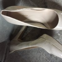 Дамски бежови обувки на ток, снимка 2 - Дамски обувки на ток - 35378278