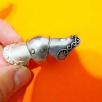 Уникален мъжки сребърен пръстен БРОНЯ - старинен и солиден с красиви орнаменти - красота за ценител, снимка 3 - Пръстени - 38603332